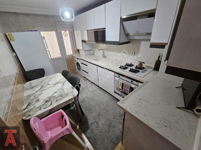 Elvan Mah'de Ara Kat Konumunda Yht Yakını Cadde Üzeri 3+1