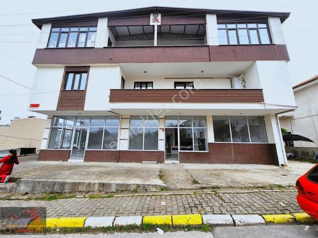 El/ya Gaziosmanpaşa Mah Pazar Yeri Ve Lise Yakını 300m2 Dükkan