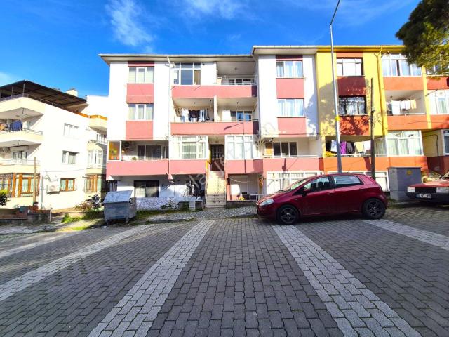 El/ya'da Hasan Basri Çantay Mah Geniş 2+1 Hatice Fahriye Arkası