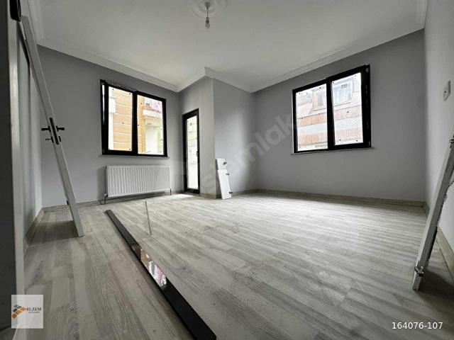 ELZEMDEN CADDE ÜZERİ KİRALIK SIFIR 2+1 ARAKAT