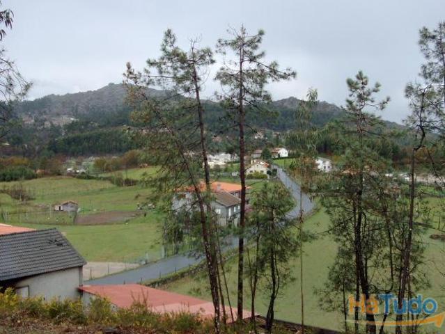 Em zona de contrução, area do terreno de aproxi. 2360m2. | 26083709183