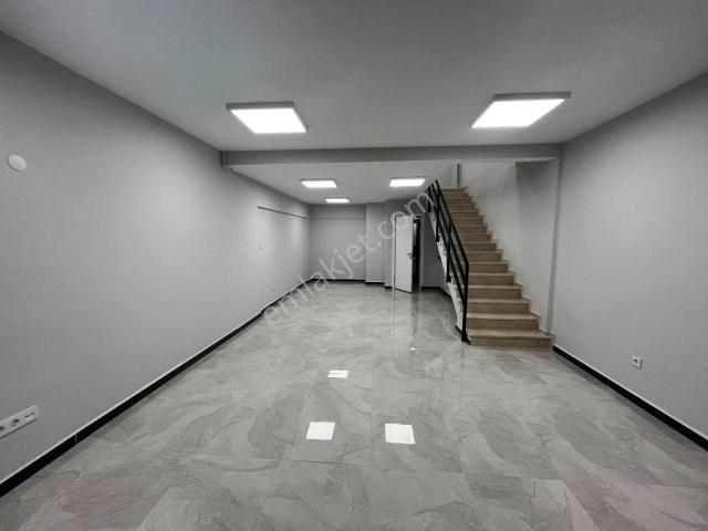 Em of Emlak'tan Giriş Kat 100 M2 Şık Yapılı Kiralık İş Yeri
