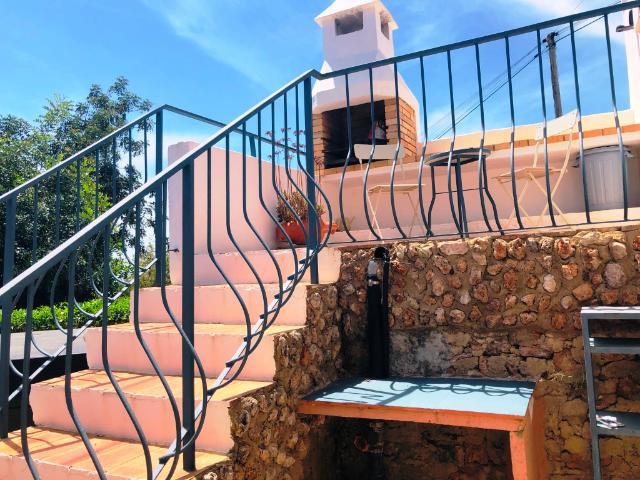 EM OFERTA! Encantadora Casa de Campo com Vista Mar com Jacuzzi Ref 101