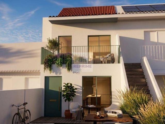 EM REMODELAÇÃO | MORADIA T2 VIABILIDADE T3 | LUGAR DE GARAGEM | RIO TINTO | PORTO | 26064080385