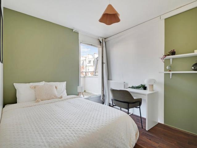 Emménage dans cette chambre avec balcon