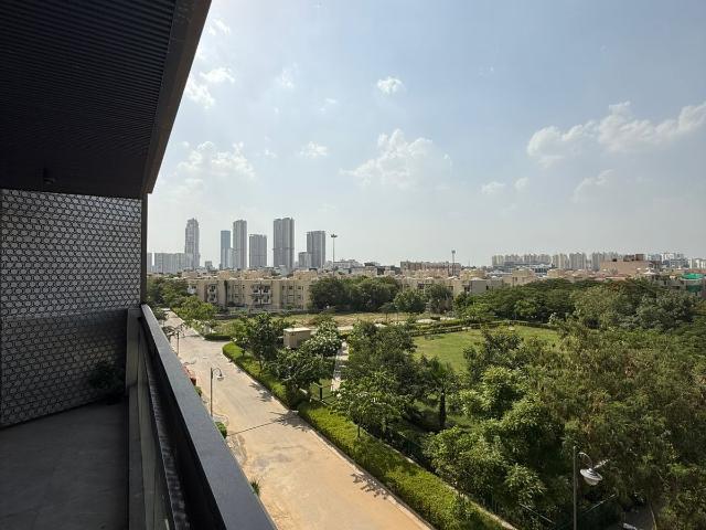 Emaar Emerald Floors Premier 4 Bedroom 1975 Sq. Ft. Builder Floor in Sector 65 Gurgaon Listing ID: #10330
