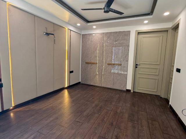 Emaar Mgf Emerald Hills S 4 Bedroom 2400 Sq. Ft. Builder Floor in Sector 65 Gurgaon Listing ID: #8805