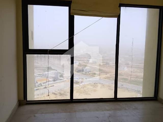 Emaar oceanfront 04 bedrooms in coral tower available for rent
