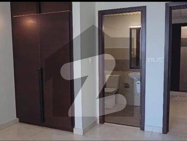 Emaar oceanfront 2bed dd apartment available for sale in pearl towers