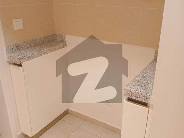 Emaar oceanfront 2bed dd apartment available for rent in the views towers. Emaar Crescent Bay
