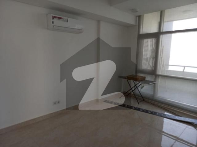 Emaar oceanfront 2bed seafacing avaliable for rent in pearl towers. Emaar Pearl Towers