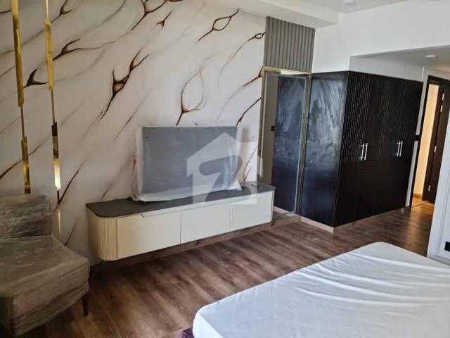 Emaar oceanfront 2bed seafacing luxury furnished apartment avaliable for sale. In coral towers