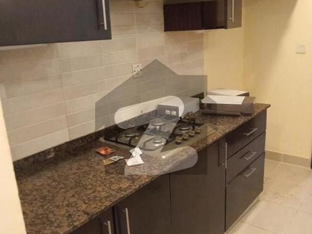 Emaar oceanfront! 3 bed apartment for rent in coral towers! Higher floor! Partail sea facing. Emaar Coral Towers