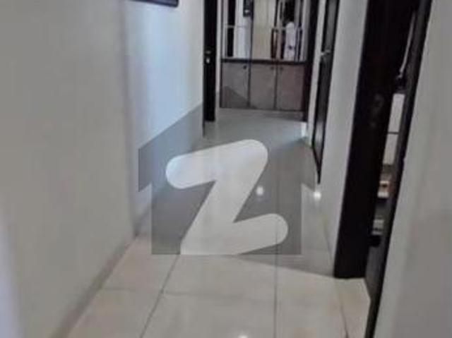 Emaar oceanfront 3bed partial sea facing furnished apartment on very reasonable rent avaliable. In pearl towers. Emaar Pearl Towers