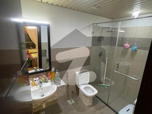 Emaar pearl tower 2 sea facing available for rent emaar pearl towers