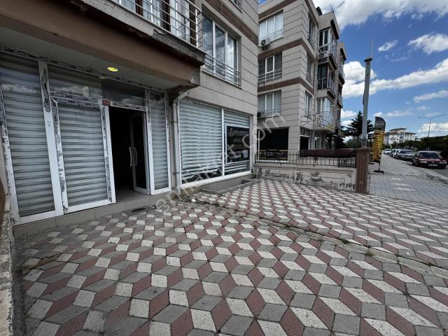 [ema]ataşehir Kuvay ı Milliye Caddesinde Kiralık Dükkan