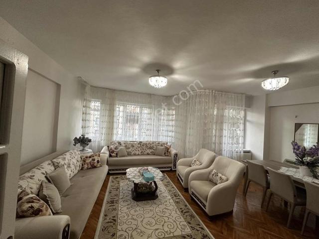 [ema]cumhuriyet Mah De Avm E Yakın Lokasyonda 3+1 Satılık Daire