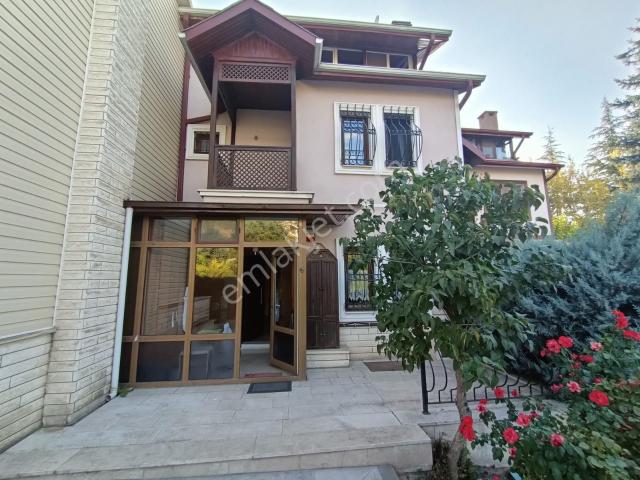Emaks'tan/çayyolu/deste Sitesinde/iyi Konumda/5+1/villa