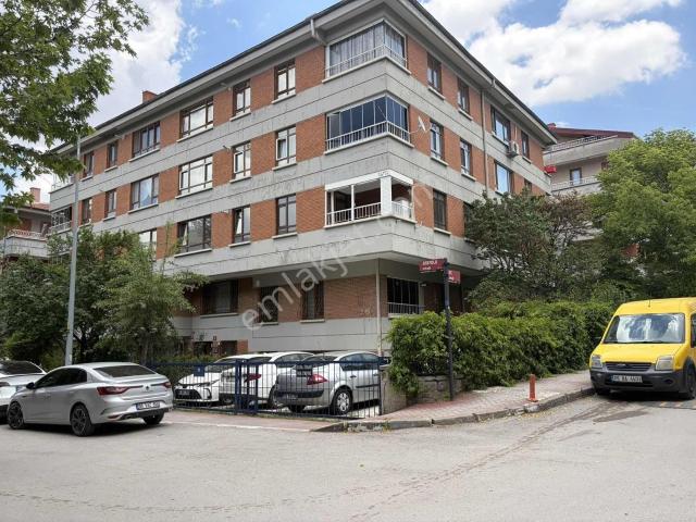 Emaks'tan Dikmen Caddesi Atayolu Sok.merkezi Konumda 3+1 Kiralık