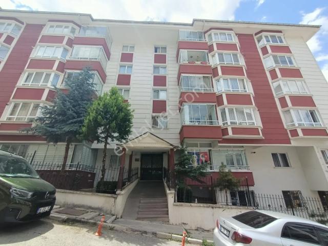 Emaks'tan/akpınar 862 Sk.ta/etrafı Açık/ferah/fırsat/boş/3+1