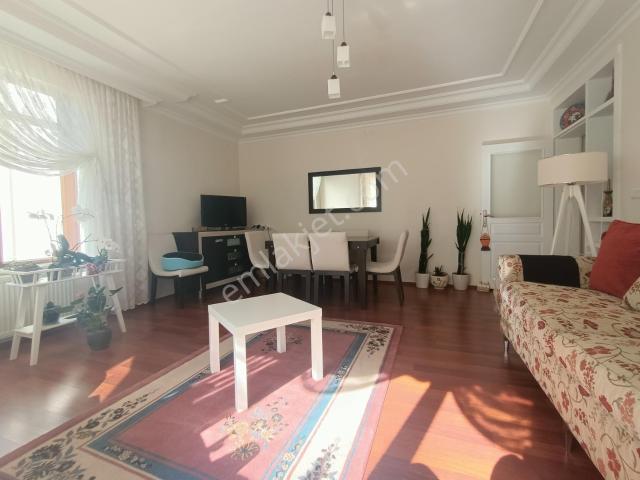 Emaks'tan/dikmen Cad.yakını/1.kat Konumunda/bakımlı/4+1