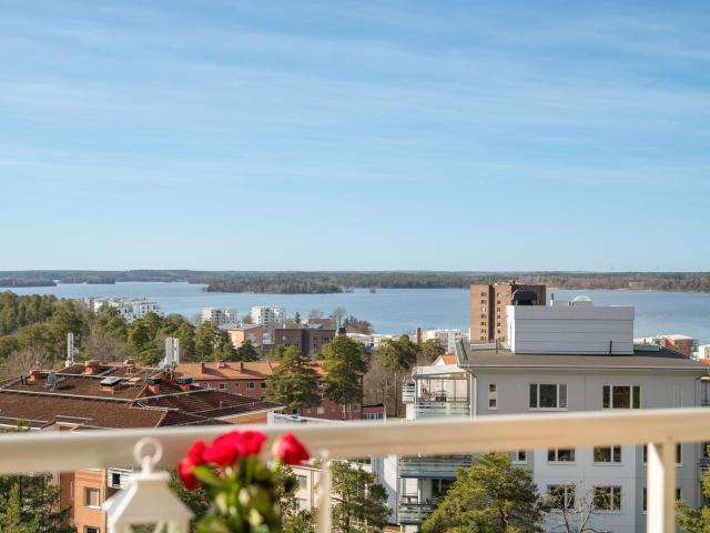 Emaljvägen 2
