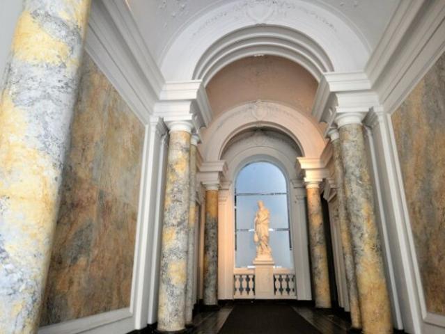 Embassy Deluxe: Elegantes City Apartment beim Stadtpark