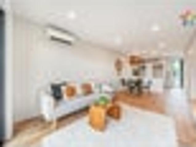 FREEHOLD TITLE NO RESIDENTS ASSOCIATION COSTS