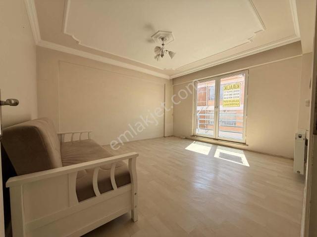 Emek Mah. Ertaş Caddesi Yakını Ara Kat 2+1 100m2 Daire