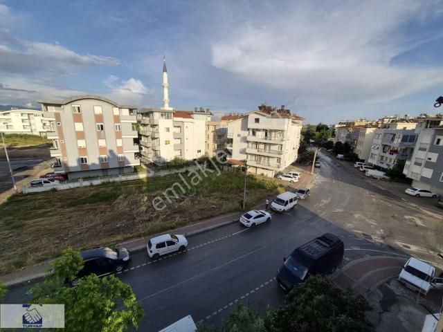 Emek Mahallesinde Tüm Lokasyonlara Yakın 1+1 Çatı Katı