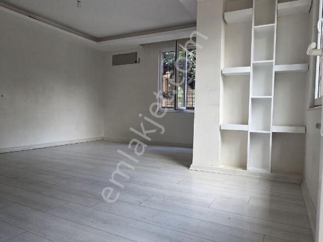 Emek Mahallesinde Yüksek Giriş 2+1 90m² Fırsat Daire