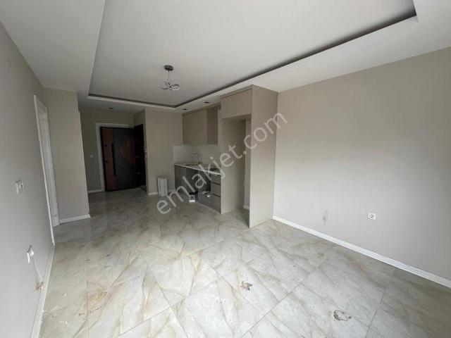 Emek Mahallesinde Köşebaşı,arakat, Asansörlü 2+1 Daire