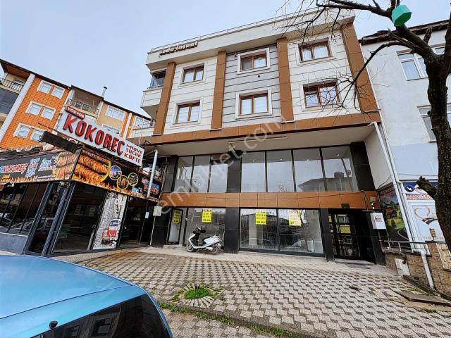 Emek Emlak'tan Ana Cadde Üzeri Kiralık 380 M2 Asma Katlı Dükkan