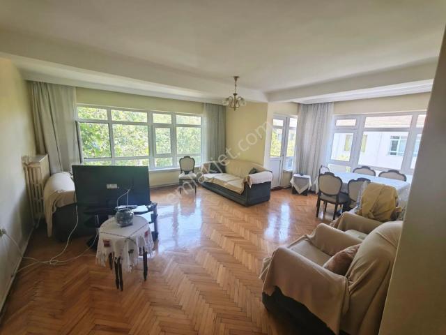 Emek Satılık Katta, Kombili, Köşe, Ön Cephe 3+1 Daire