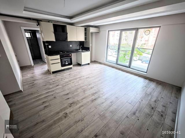 EMEK SATILIK ASANSÖRLÜ,K.OTOPARKLI, ARAKAT, ÖN CEPHE 1+1 DAİRE