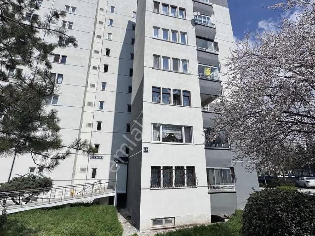 Emekevler Sitesinde Satılık İçi Lüks Yapılı 2+1 Daire
