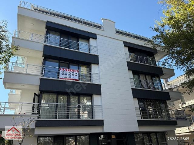 EMEKTE 1 YILLIK BİNADA ARA KATTA ÖN CEPHE 3+1 EBEBVYN BANYOLU