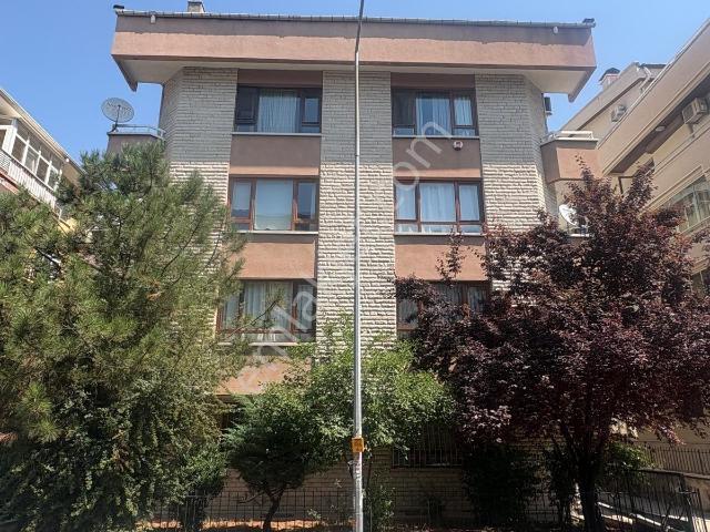 Emek'te 3+1 Giriş Ön Açık Kapalı Otoparklı Satılık