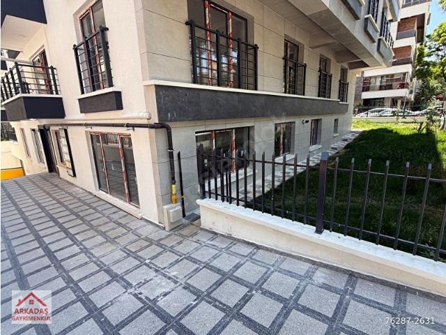 EMEKTE CADDE ÜZERİ KÖŞE BAŞI GİRİŞ KATTA ÖN CEPHE 2+1 BAĞIMSIZ MUTFAKLI ANKASTRE
