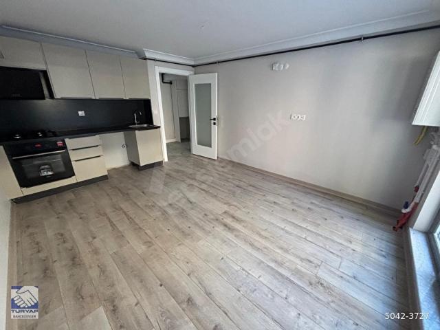 EMEKTE GENİŞ BAHÇE KULLANIMLI YENİ BİNADA ASNSR K.GRJ LÜX 2+1