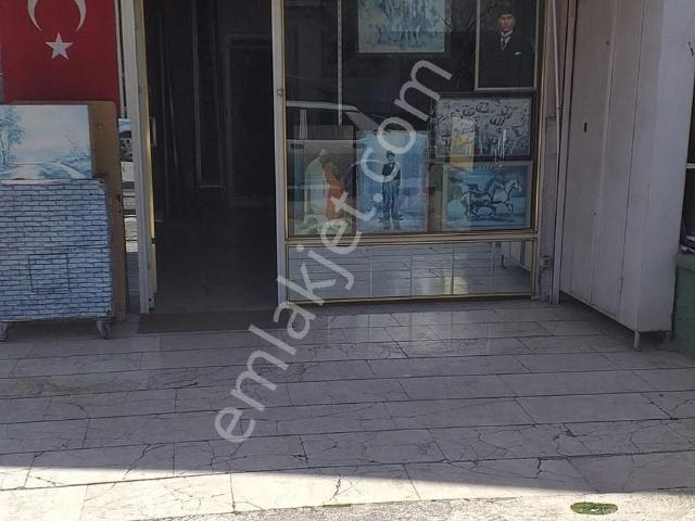 Emek'te İşlek Caddede Satılık 18 M2 Dükkan
