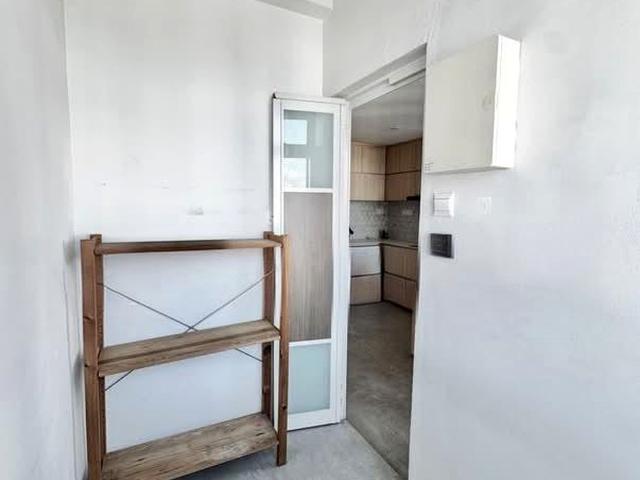 Emerald East D15, Apartment