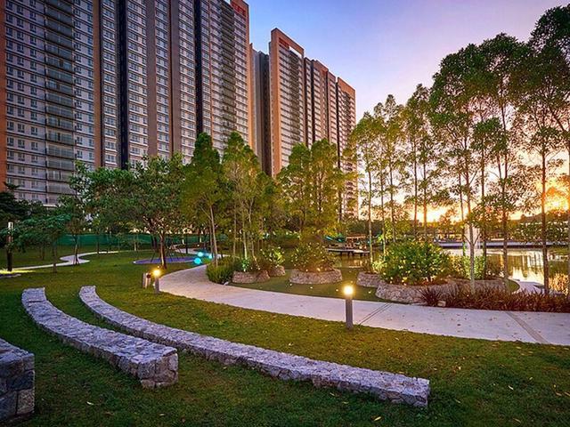 Emerald Hills Condo Fully Reno Fully Furnish Below Market Price