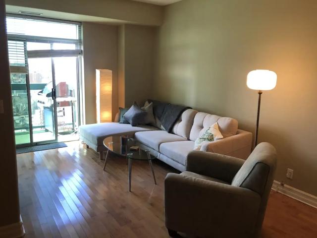 Emerald Stone Executive Condo Awesome view, Awesome home office