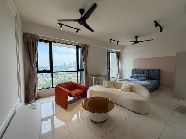 Emerald 9 fully furnish Studio good condition for rent