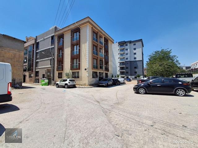 ŞEMİKLER'DE HAZIR TAŞINMAYA UYGUN 2+1 AÇIK MUTFAK KİRALIK DAİRE