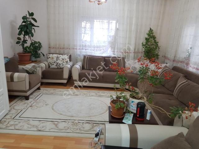 Eminpaşa Mahallesinde 2 Dönüm İçinde Satılık Müstakil Ev