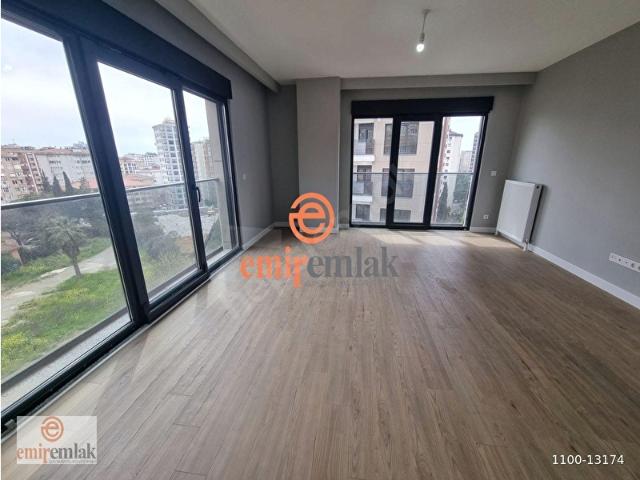 EMİR'DEN BOSTANCI'DA SIFIR SİTE İÇİNDE 2+1 EBEVEYN BANYOLU BOŞ.