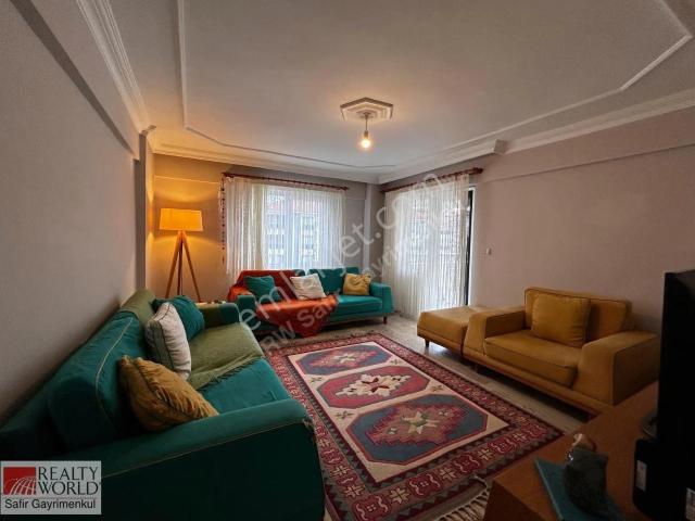 Şemikler'de Site İçinde Kiralık 3+1 Ara Kat Daire
