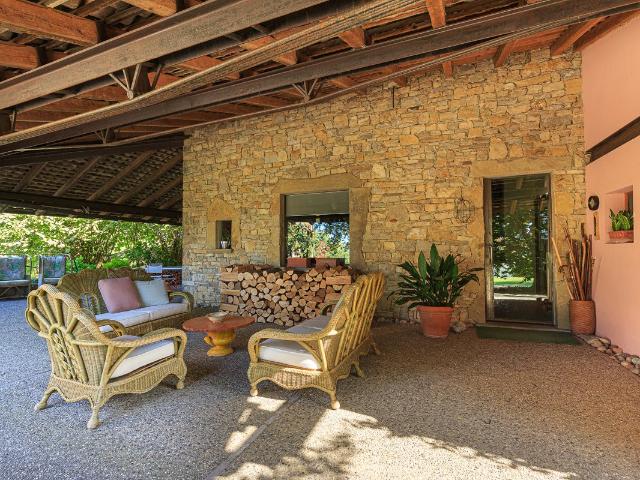 Emilia Romagna Casale in pietra + 6 ettari di terreno vist. 380m² Gropparello